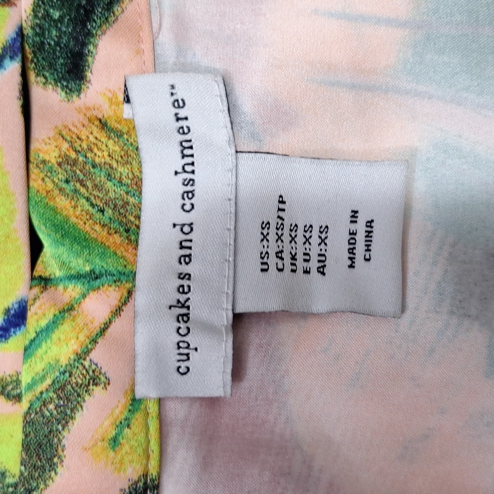 Cupcakes and Cashmere wraparound silky fringe maxi skirt - XS - floral parrots - Picture 8 of 9